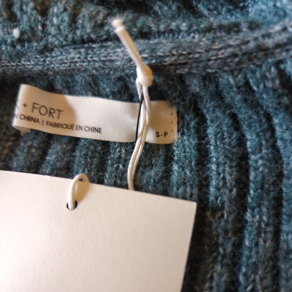 Oversized Ribbed Turtleneck - Picture 11 of 12
